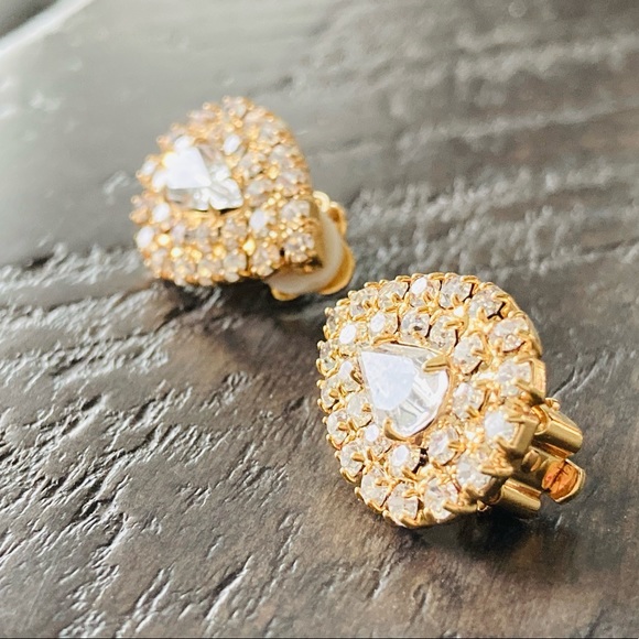 Jewelry - Vintage teardrop shaped with double rhinestone halo clip-on earrings.